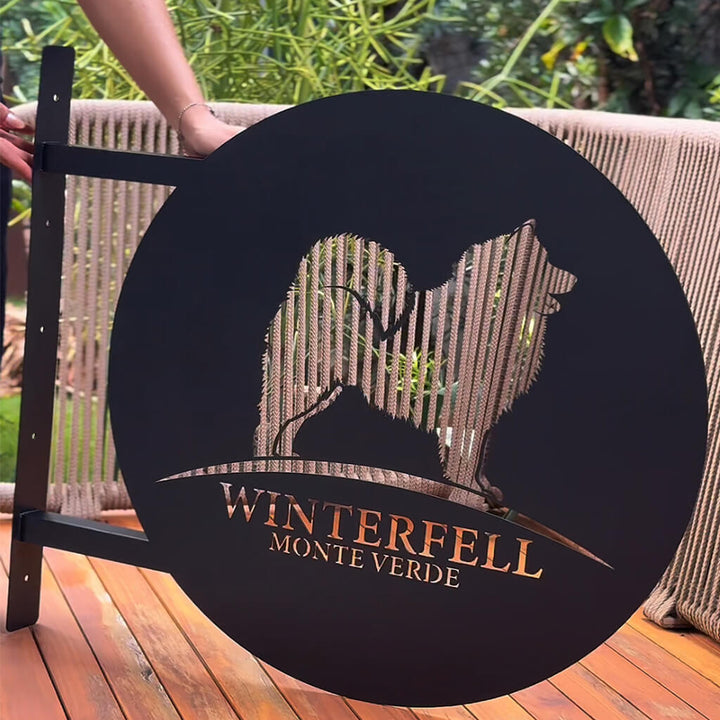 Placa Redonda Fachada com Logo em Metal