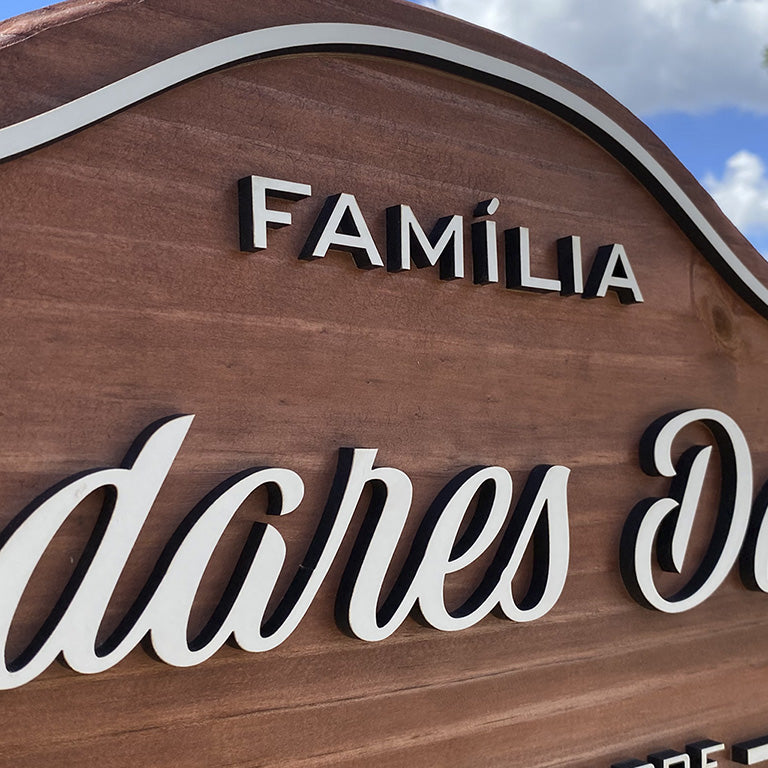 Placa Madeira com Sobrenome — vista em destaque do produto