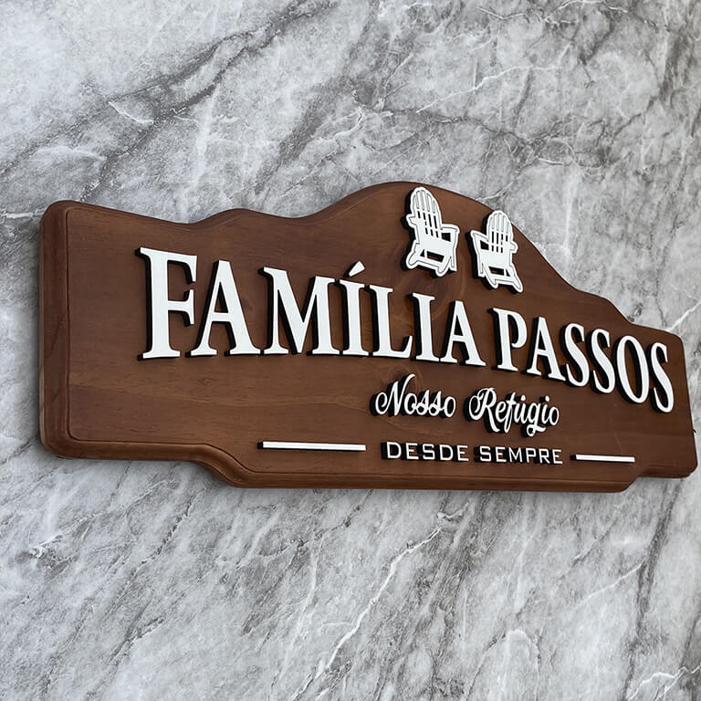 Placa de Madeira Área de Lazer — detalhe do acabamento artesanal