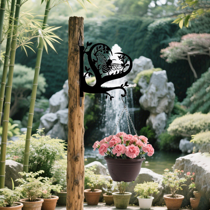 Abelha e Coração  - Suporte de Planta em Metal