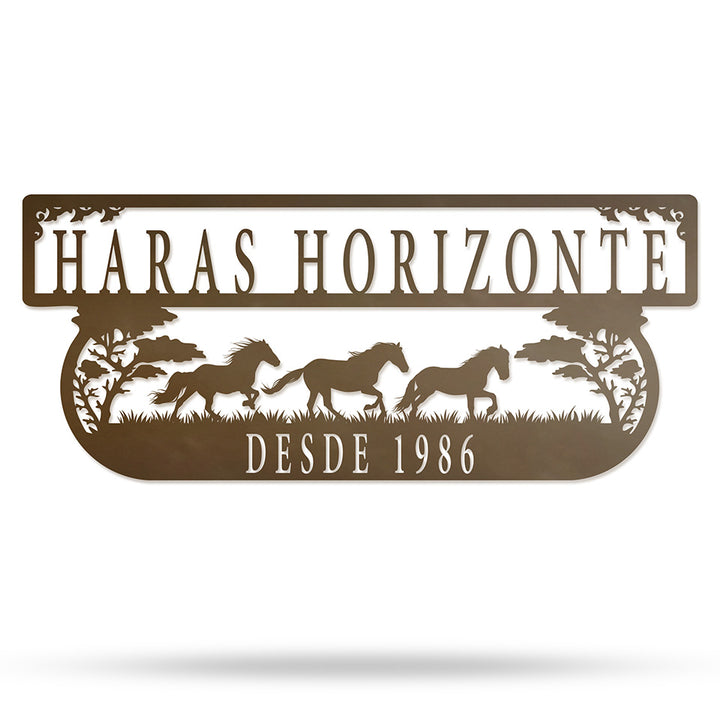 Placa Haras Horizonte em metal — detalhe das bordas e contornos
