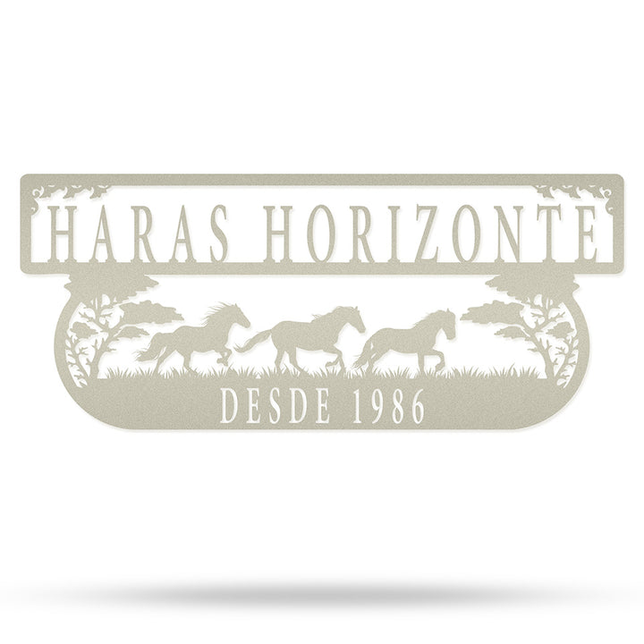Placa Haras Horizonte em metal — arte decorativa em primeiro plano