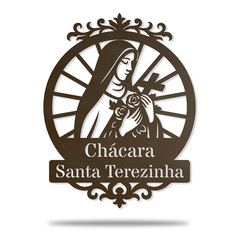 Placa Santa Terezinha em metal — exemplo de personalização aplicada