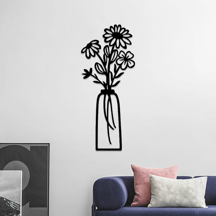 Vaso de Flores II em metal — detalhe do acabamento artesanal