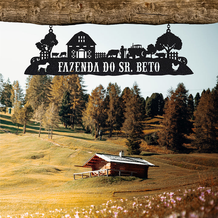 Placa Vida Rural em metal — ângulo lateral da peça