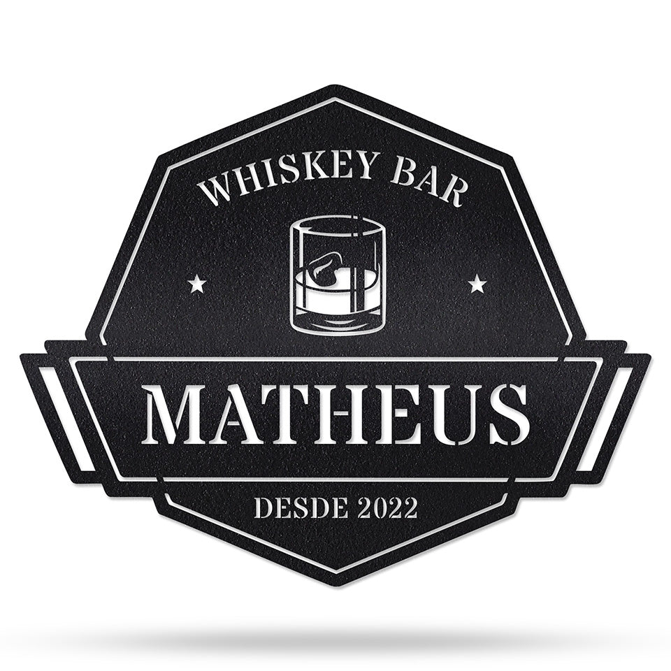 Whiskey Bar em metal — arte decorativa em primeiro plano