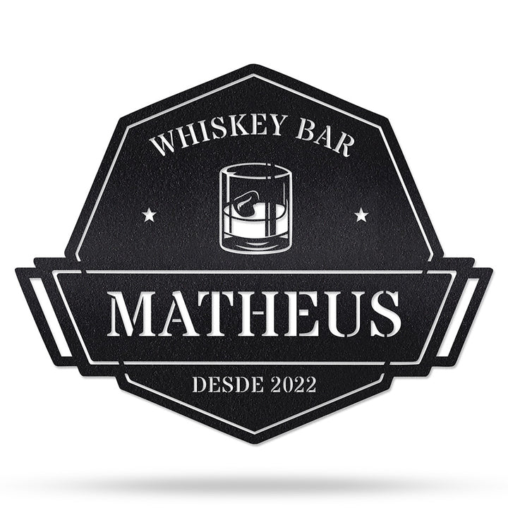 Whiskey Bar em metal — arte decorativa em primeiro plano