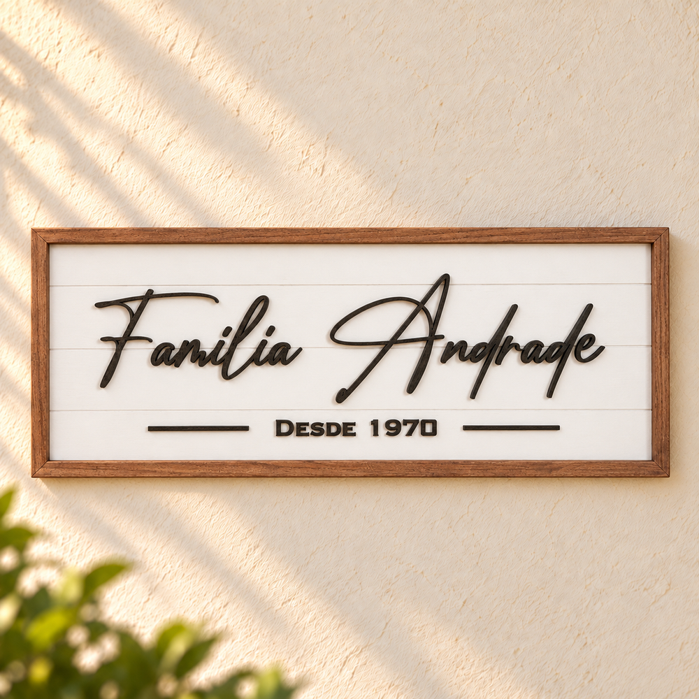 Placa Família com Moldura em ambiente decorado