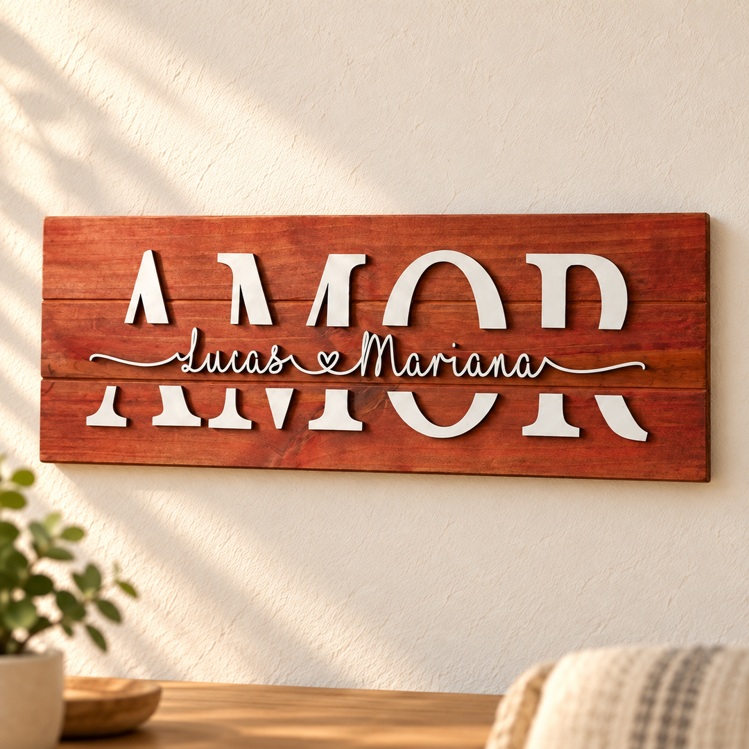 Placa Amor Personalizada em ambiente decorado