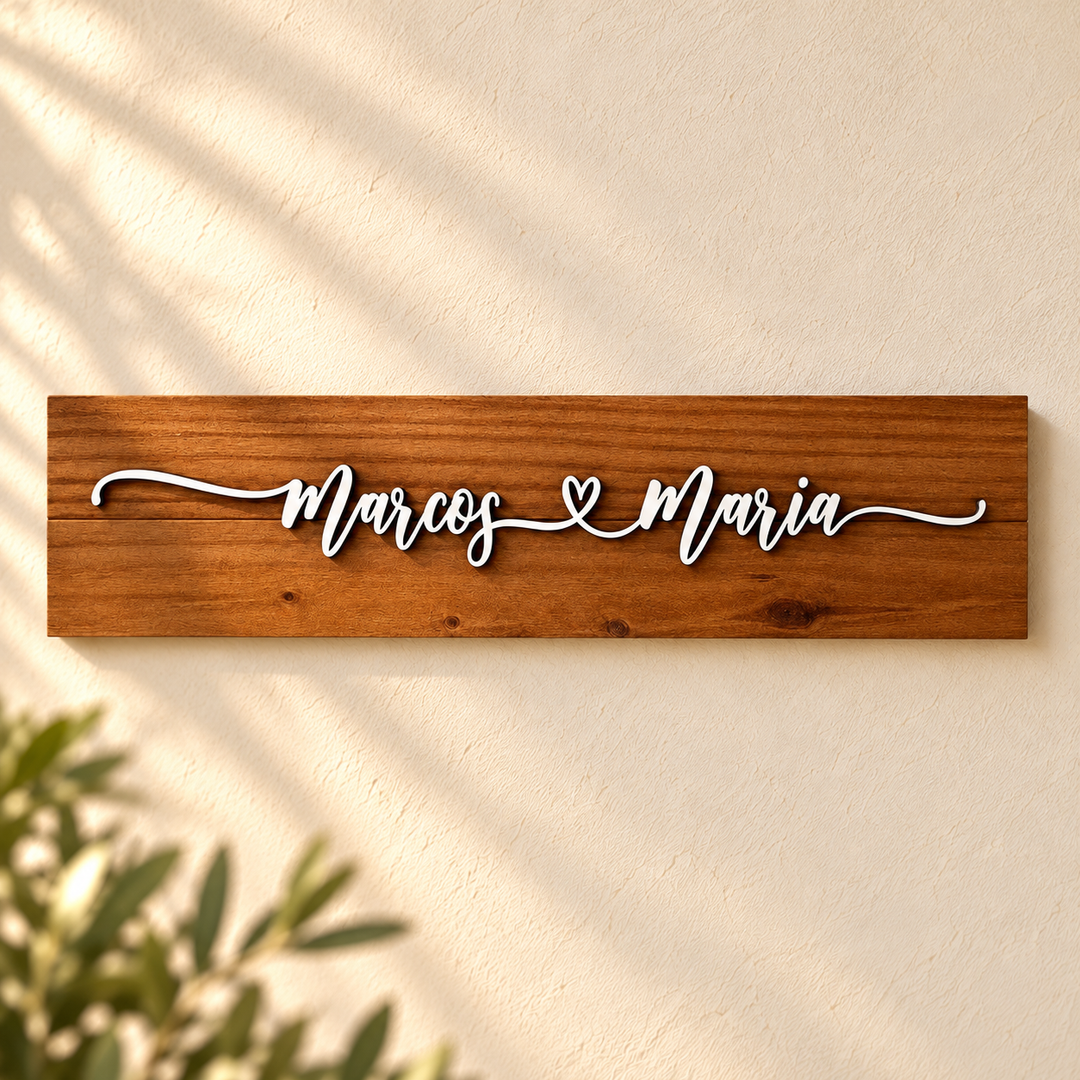 Placa Casal Personalizada em ambiente decorado