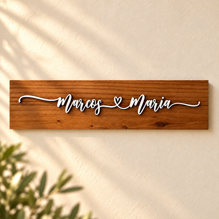 Placa Casal Personalizada em ambiente decorado