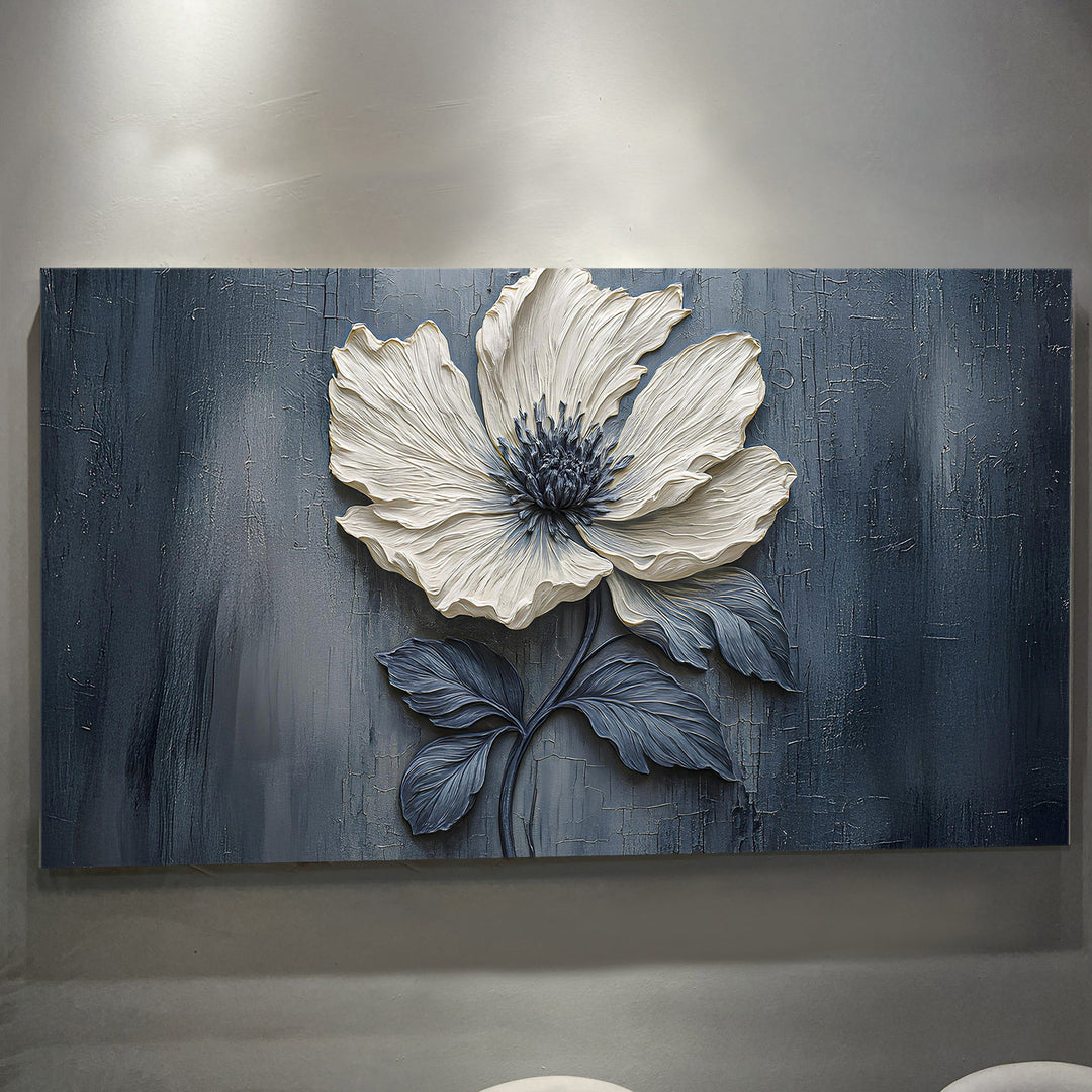 Detalhe do Quadro Flor Noturna, com a flor branca sobre fundo azul-escuro