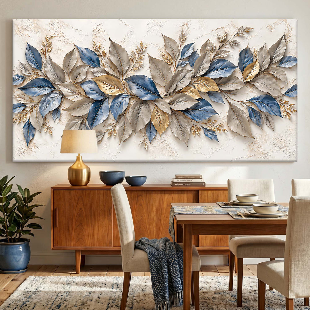 Quadro Folhas Azul e Dourado acima do aparador, na sala de jantar
