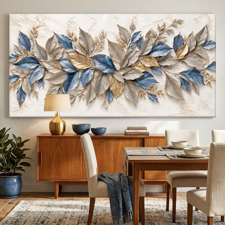 Quadro Folhas Azul e Dourado acima do aparador, na sala de jantar