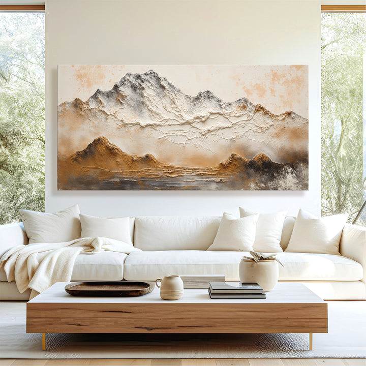 Quadro Horizonte Âmbar em sala clara com sofá branco e mesa de centro de madeira