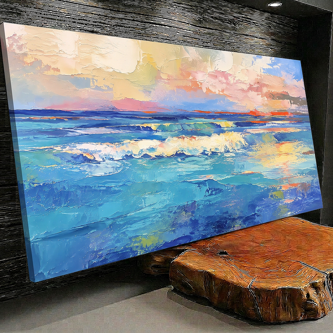 Quadro Mar ao Entardecer visto de lado, em parede escura acima de tronco de madeira